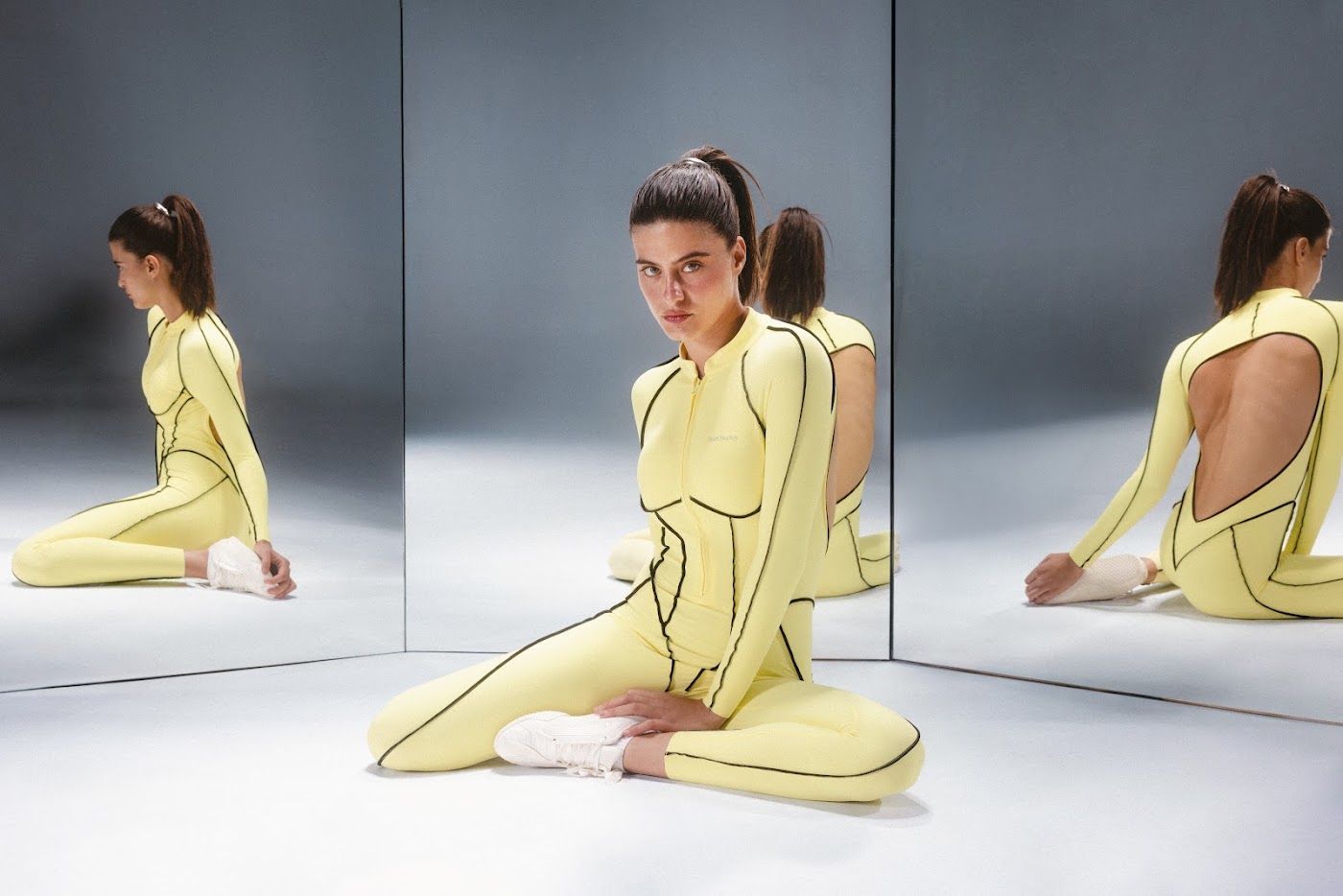Crème Mode - Yellow Suit