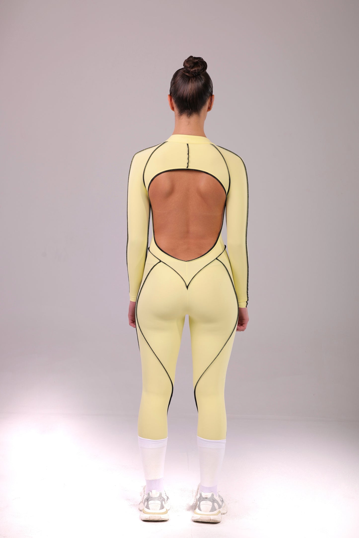 Crème Mode - Yellow Suit