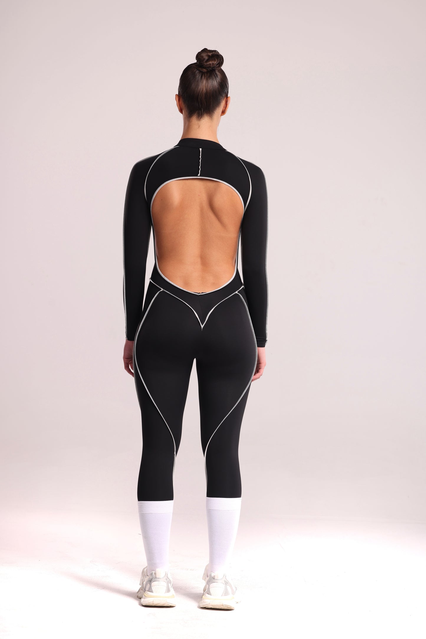 Yin Mode - Black & White Suit