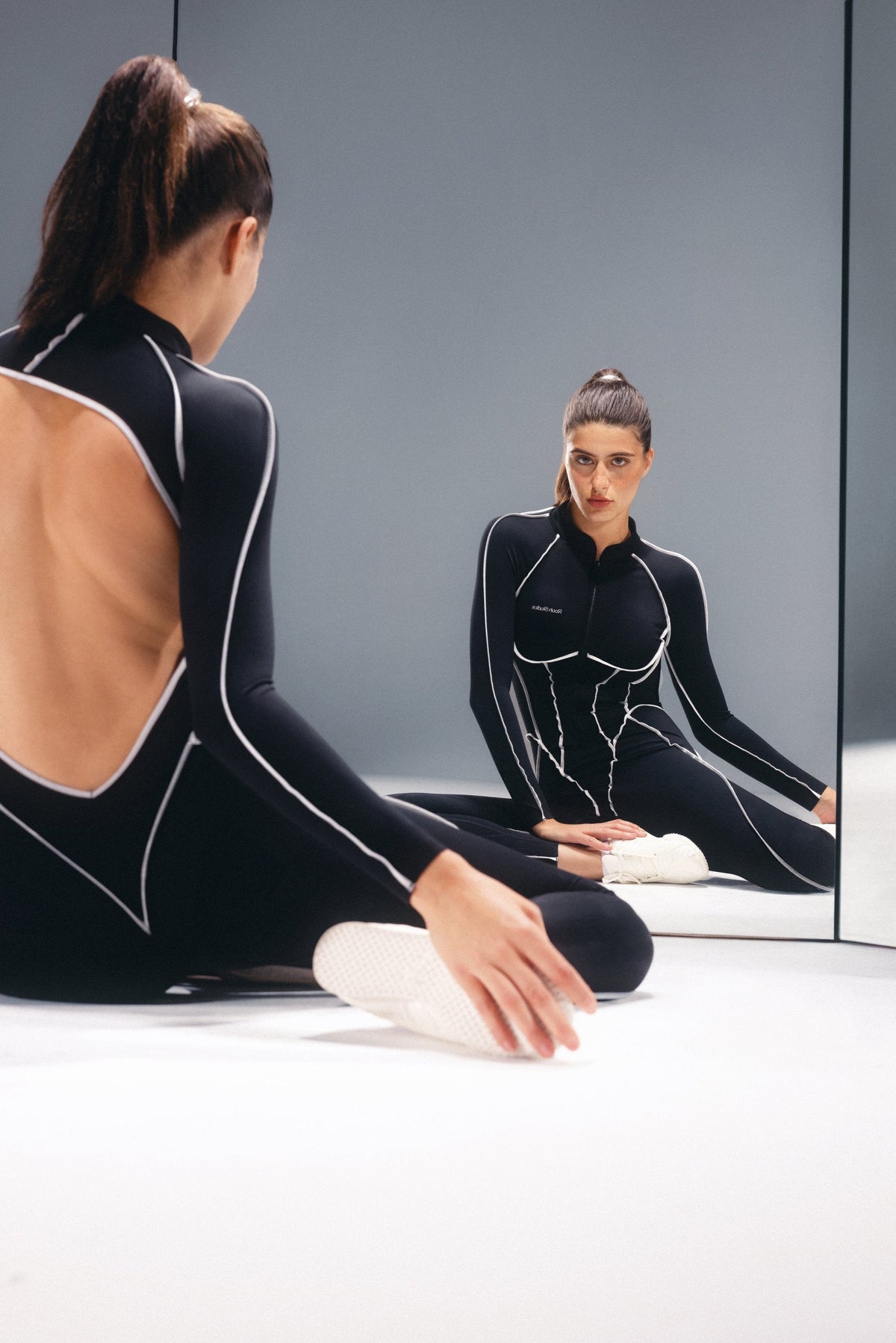 Yin Mode - Black & White Suit